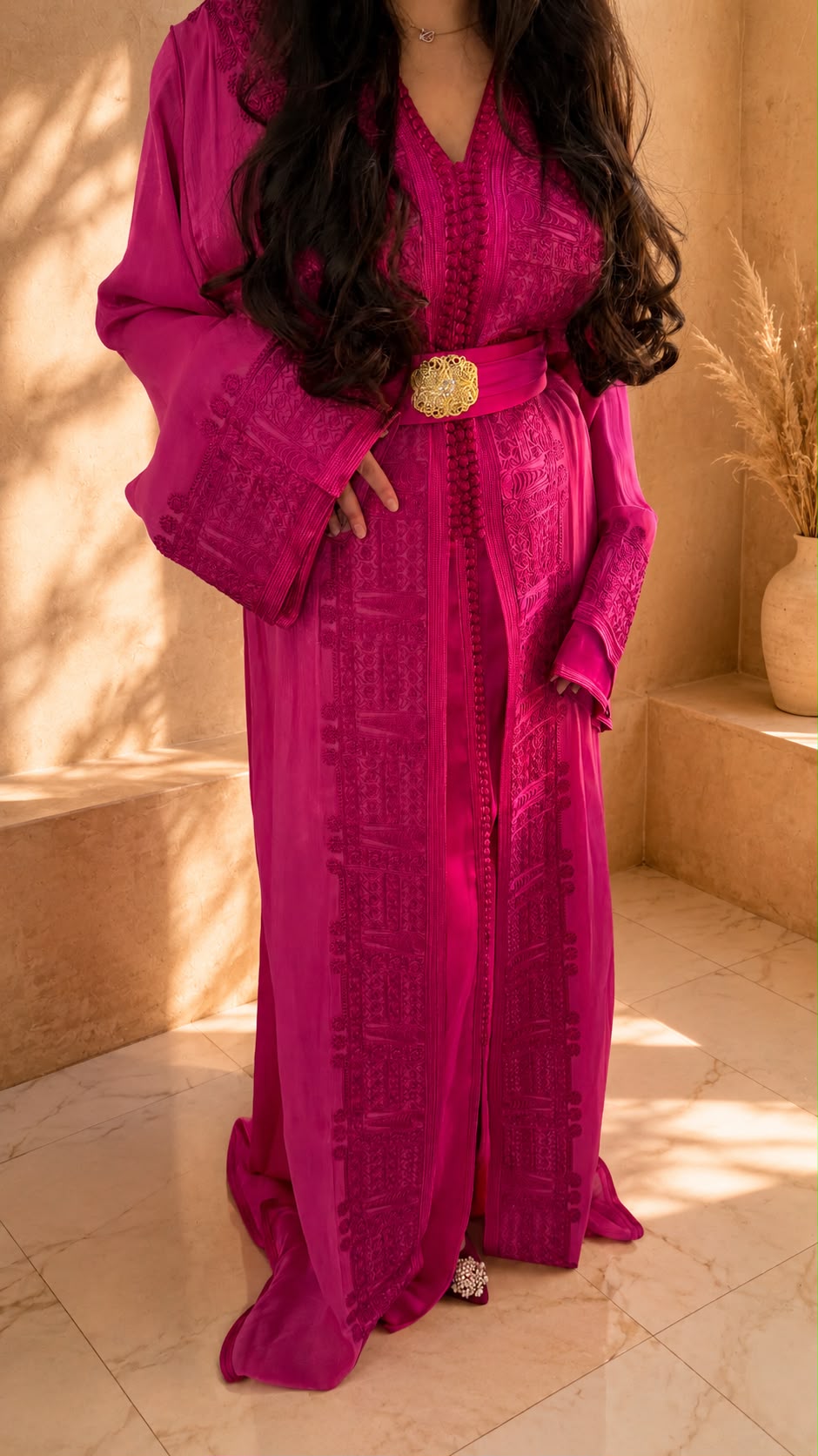 Yasmine Qaftan in fuchsia, front